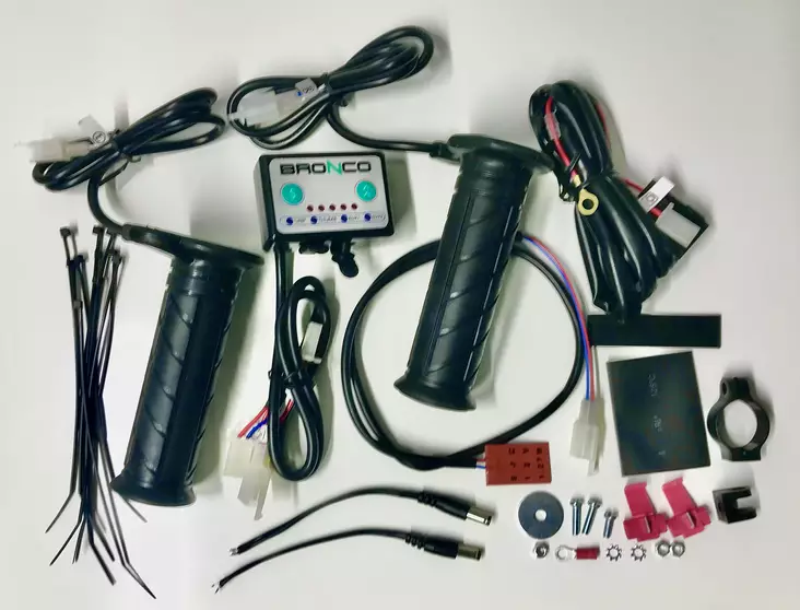 Bronco Greppvärmare med eluttag - ATV greppvärmare - 136998 - 1